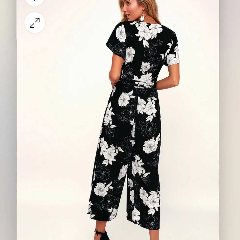 Lulus North Pacific‎ Black White Floral Cropped Wide Leg Pockets Jumpsuit SMALL